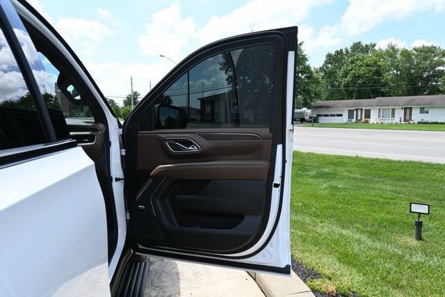 Used 2024 Chevrolet Tahoe High Country AWD/4WD image 18