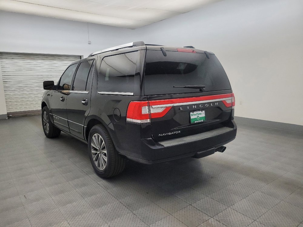 Used 2017 Lincoln Navigator Select RWD image 5