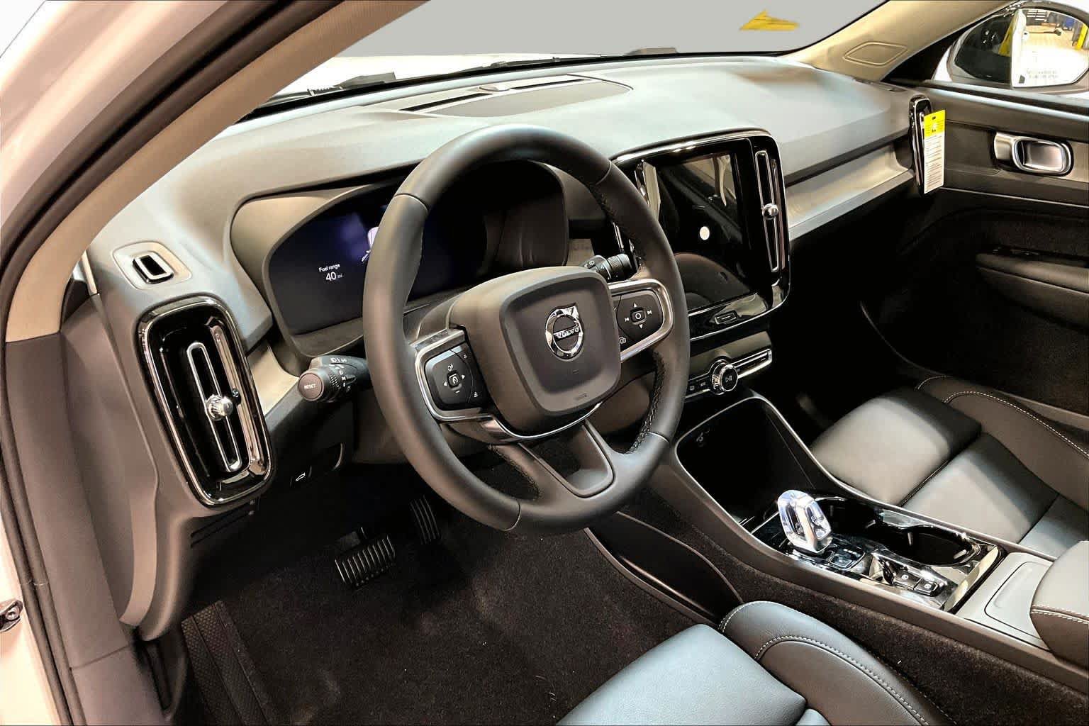 New 2026 Volvo XC40 B5 Plus w/ Protection Package Premier AWD/4WD image 9
