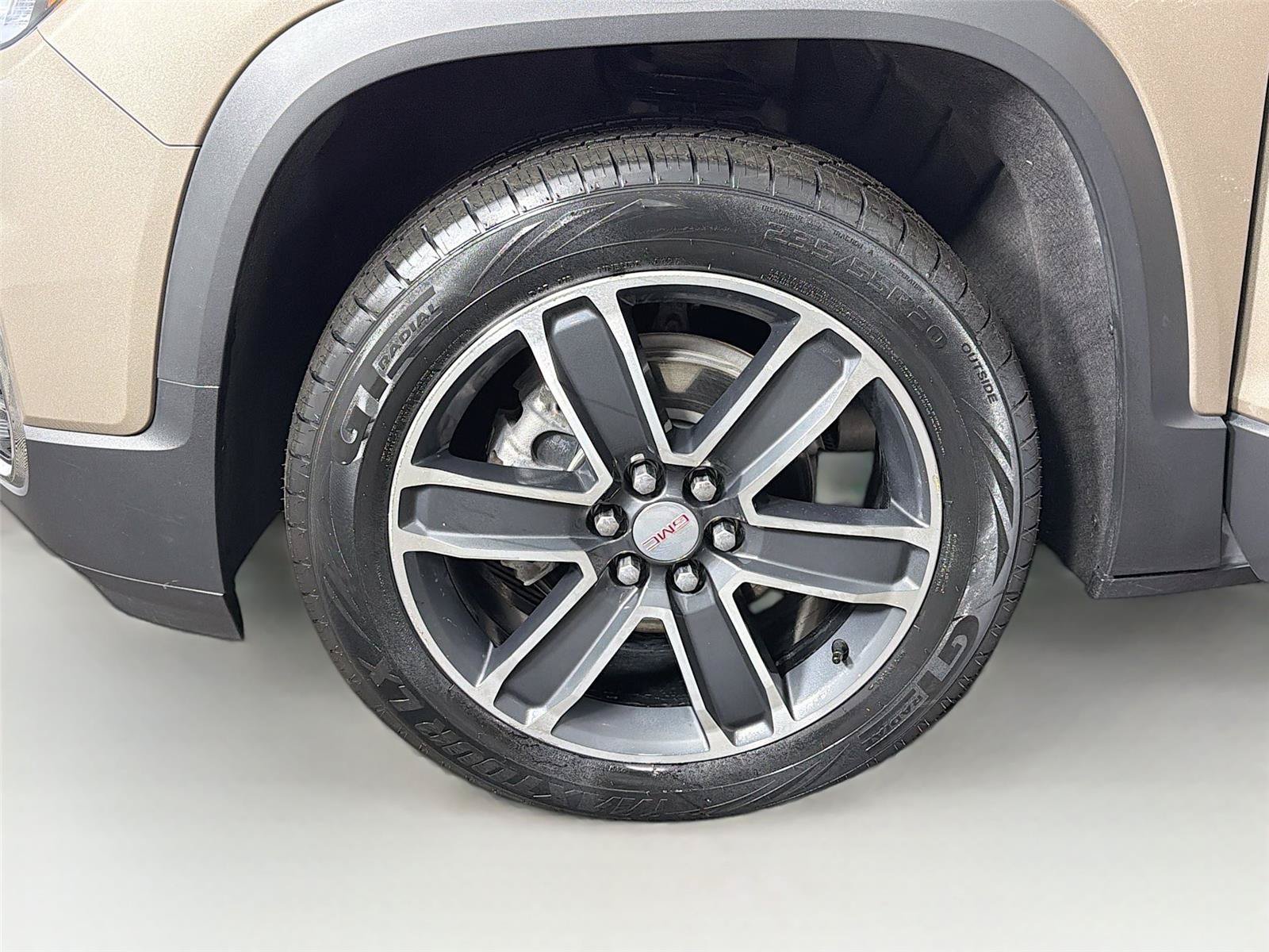 Used 2023 GMC Acadia SLT w/ Technology Package AWD/4WD image 33