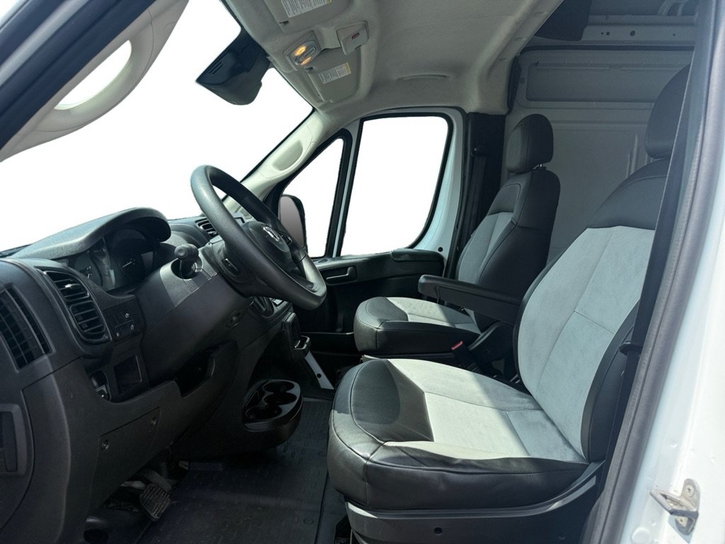 Used 2025 RAM ProMaster 2500 w/ Convenience Group FWD image 9