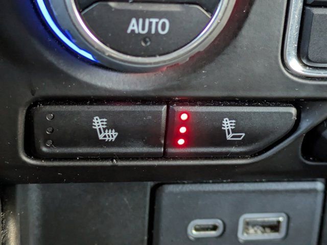 Used 2023 Chevrolet Suburban RST w/ Luxury Package image 32