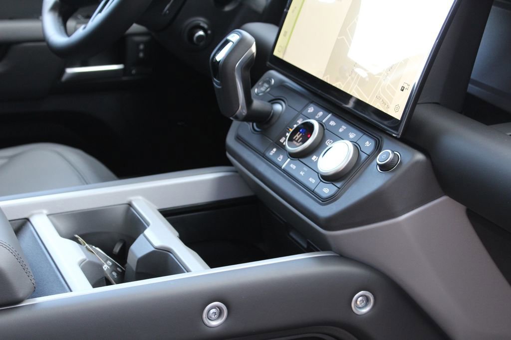 New 2026 Land Rover Defender 110 V8 image 24