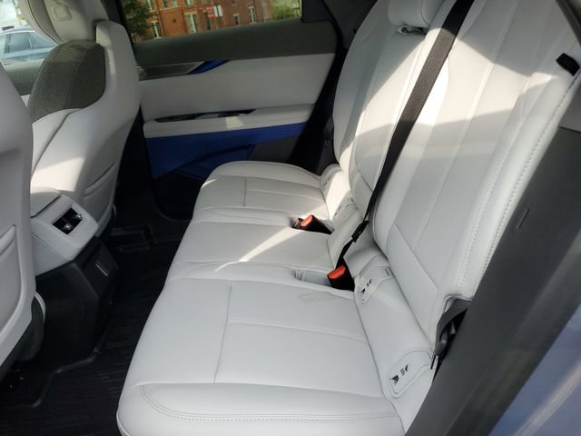 New 2025 Cadillac Optiq Luxury 1 w/ LPO, ONYX Package image 25