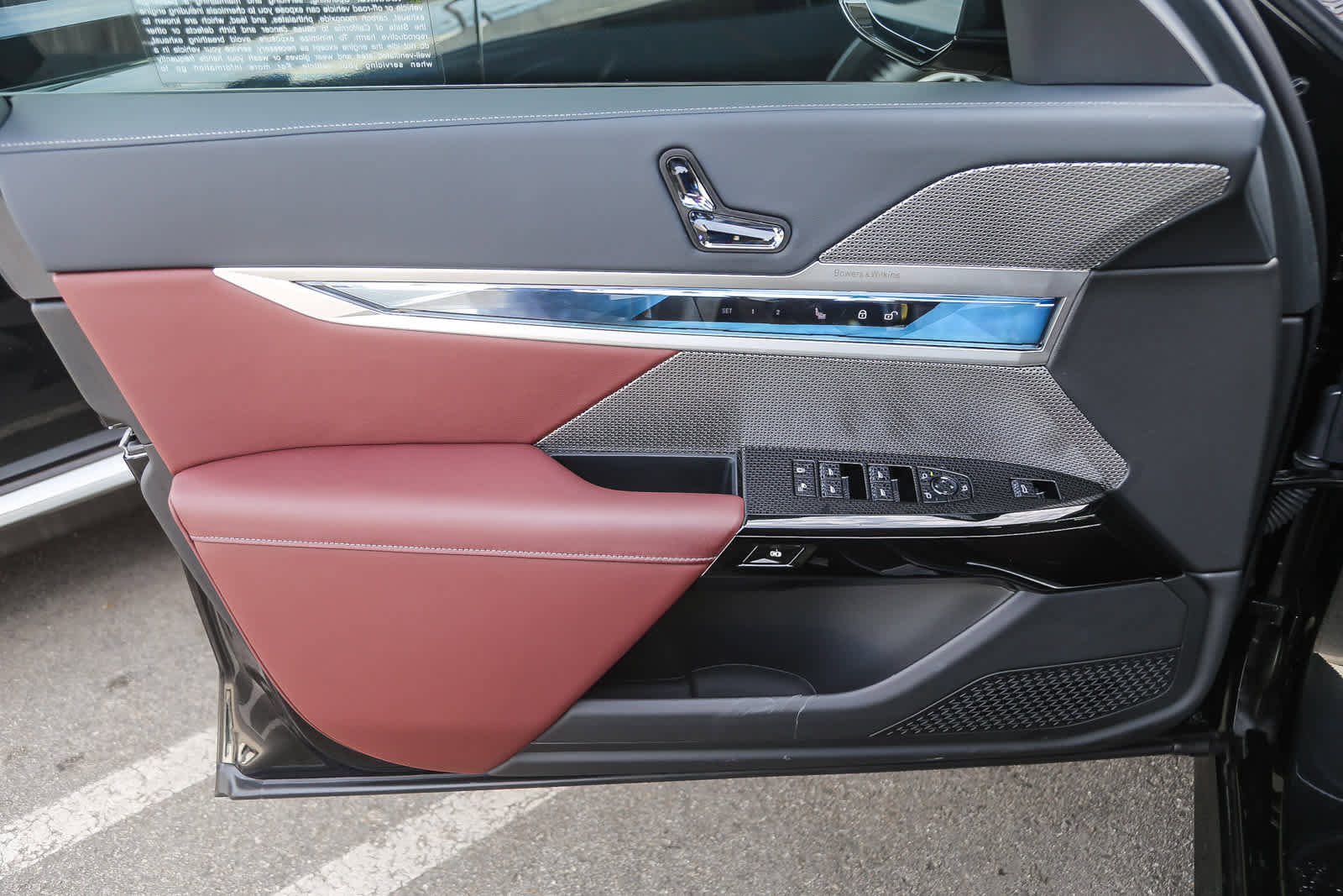 Used 2025 BMW i7 eDrive50 w/ M Sport Package image 17