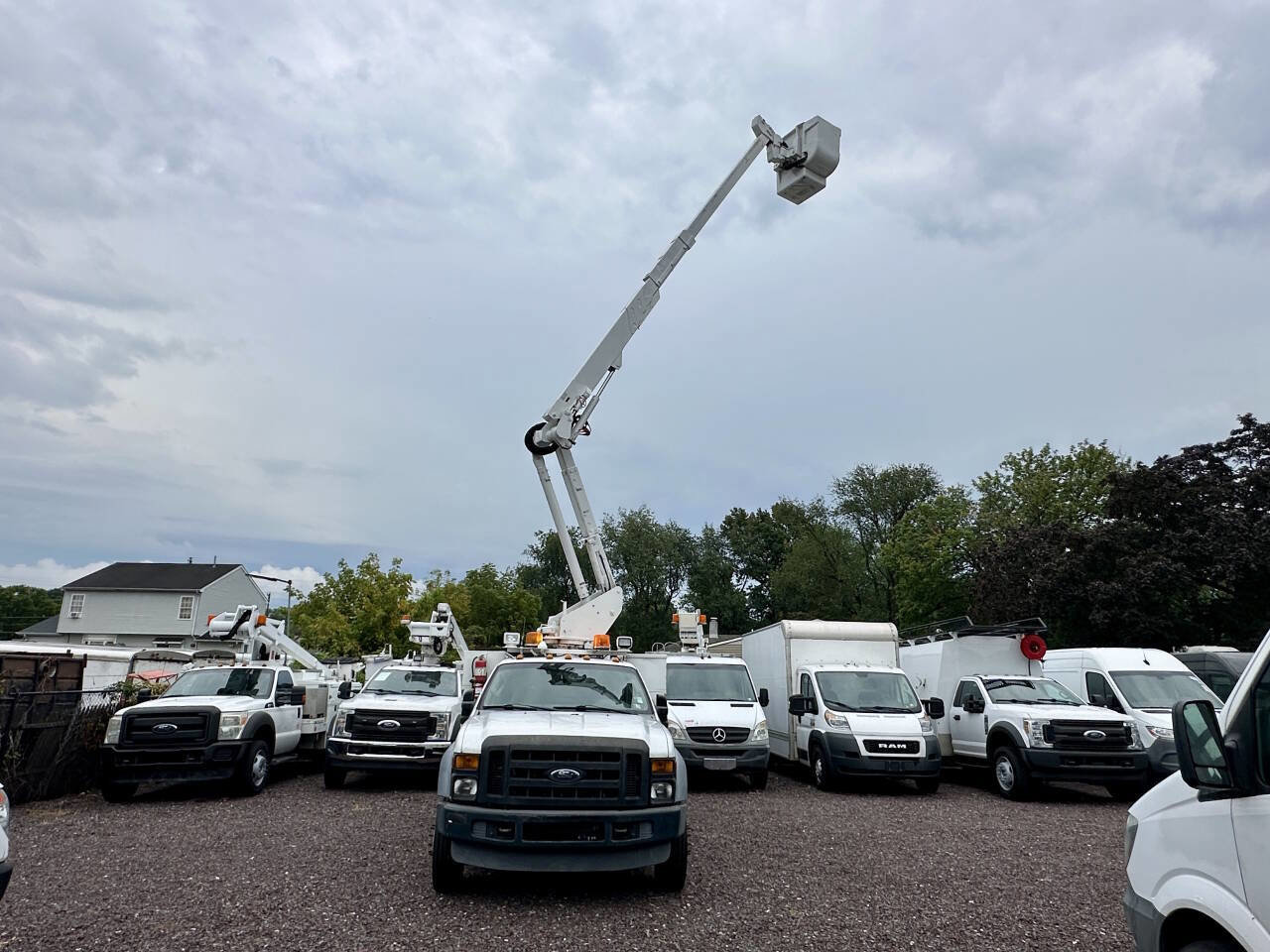 Used 2009 Ford F550 2WD Regular Cab Super Duty image 34