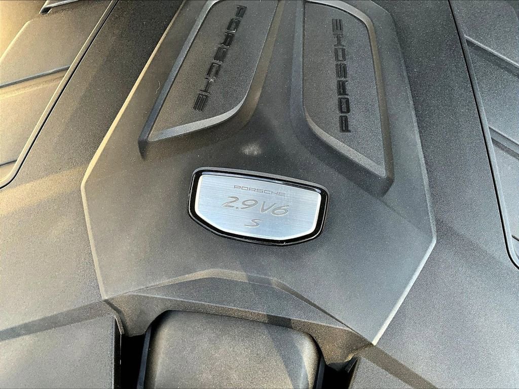 Certified 2023 Porsche Cayenne S Platinum image 34