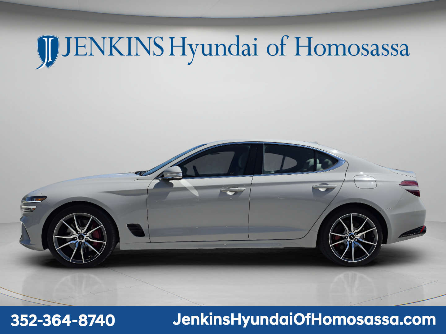 Used 2025 Genesis G70 2.5T RWD image 8