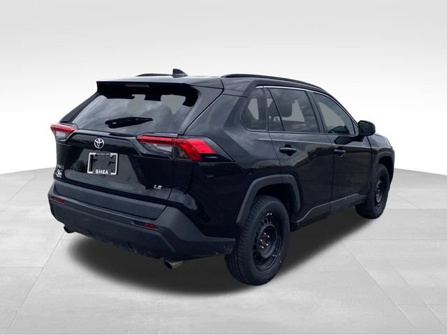 Used 2021 Toyota RAV4 LE FWD image 3