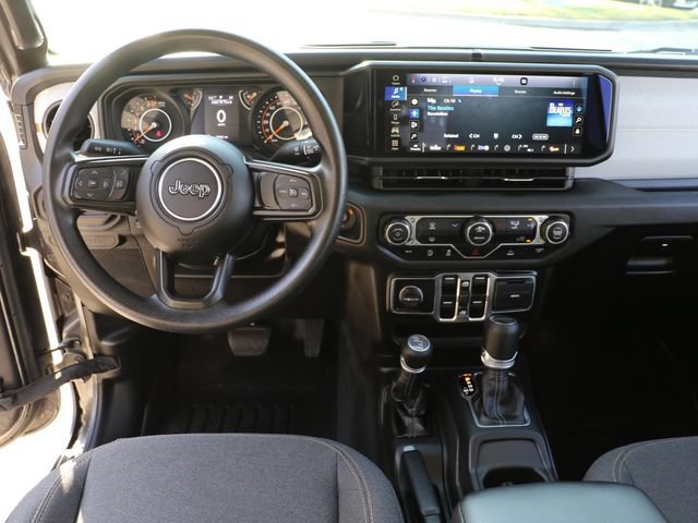 Used 2025 Jeep Gladiator Sport AWD/4WD image 18