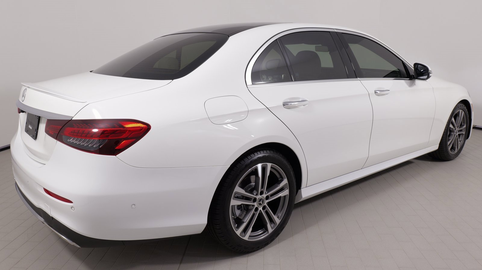 Used 2021 Mercedes-Benz E 350 Sedan image 28