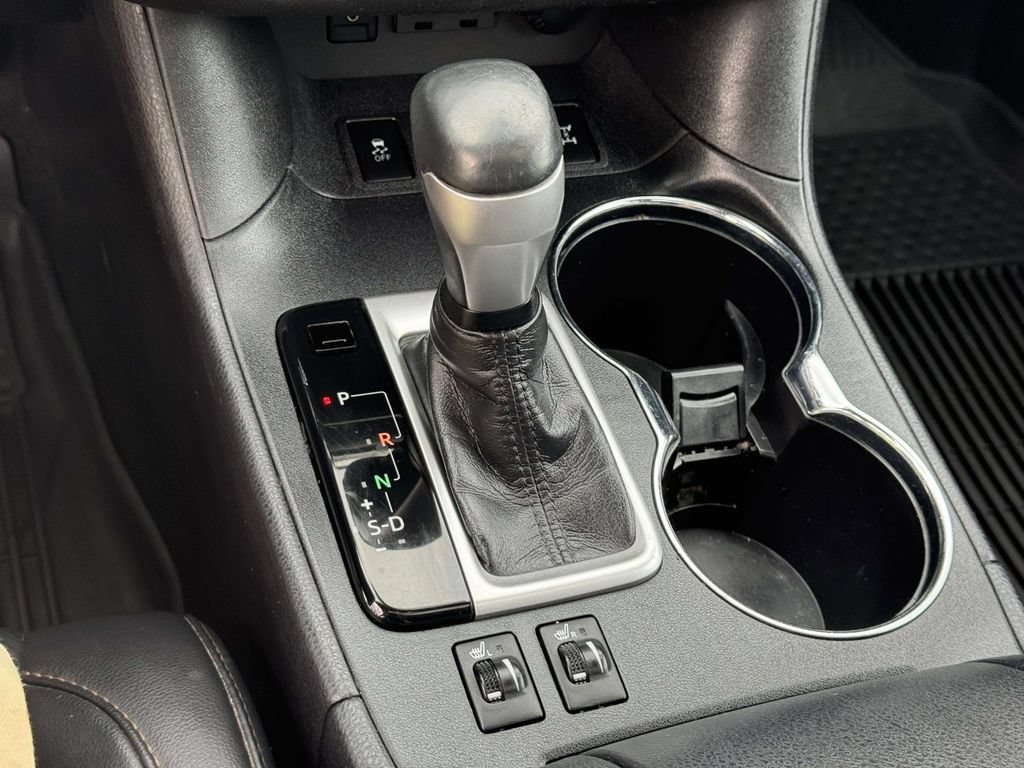 Used 2019 Toyota Highlander XLE AWD/4WD image 29