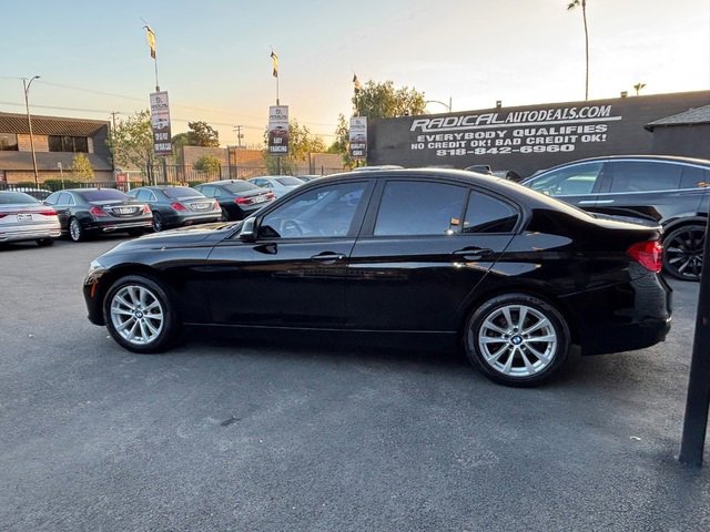 Used 2018 BMW 320i Sedan RWD image 10