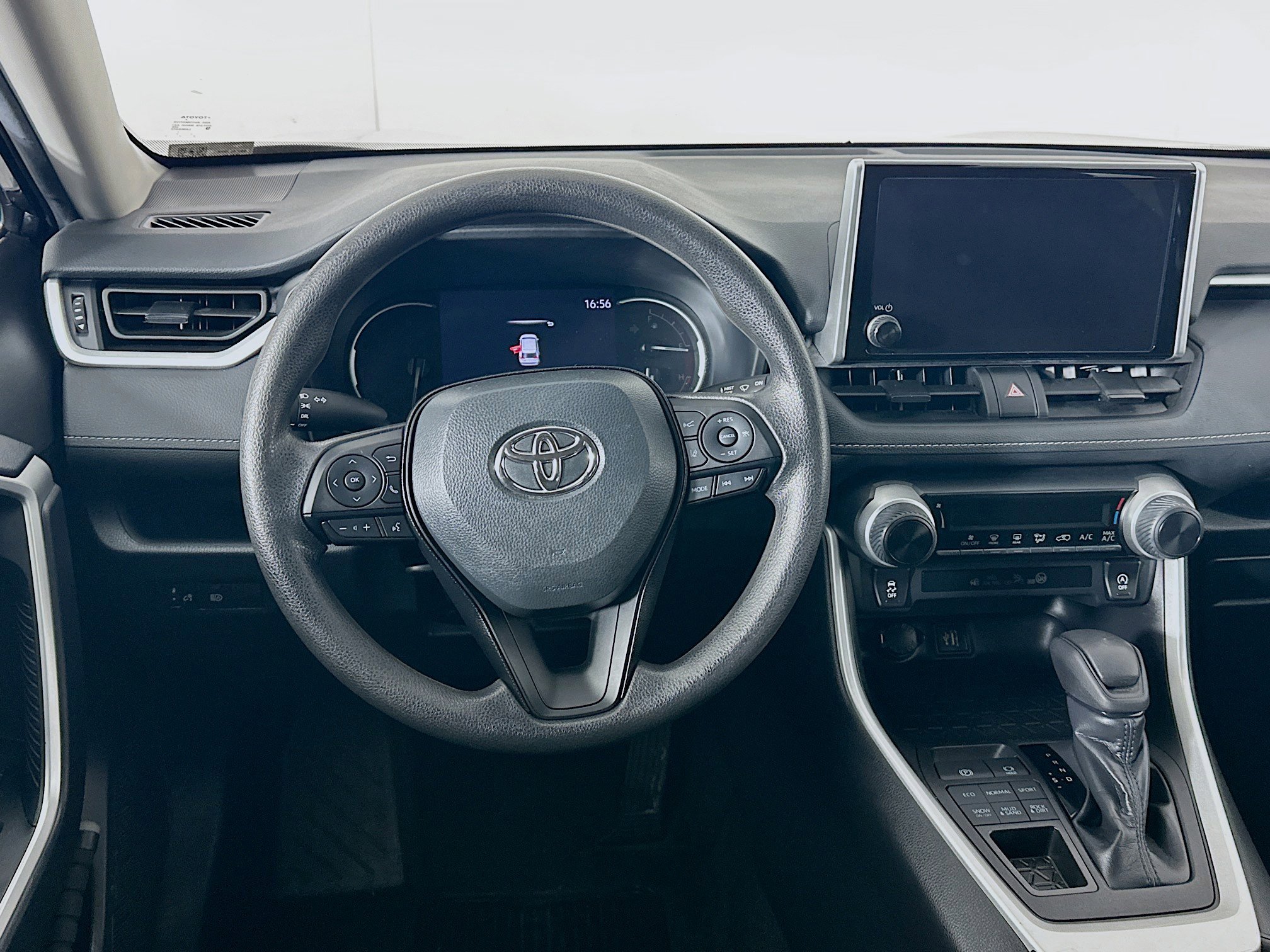 Used 2024 Toyota RAV4 LE image 17