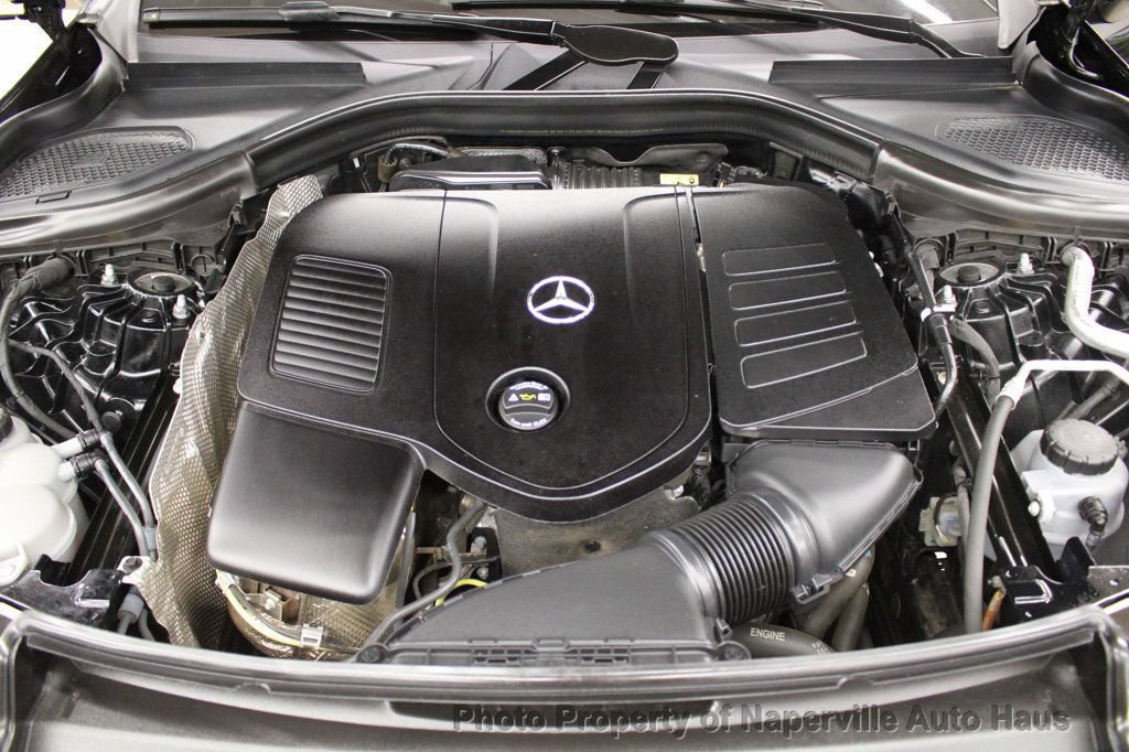 Used 2025 Mercedes-Benz GLC 300 4MATIC image 40