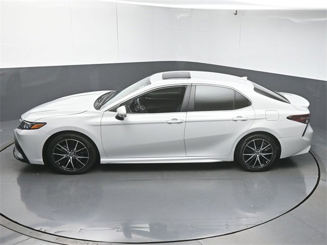 Used 2024 Toyota Camry SE image 43