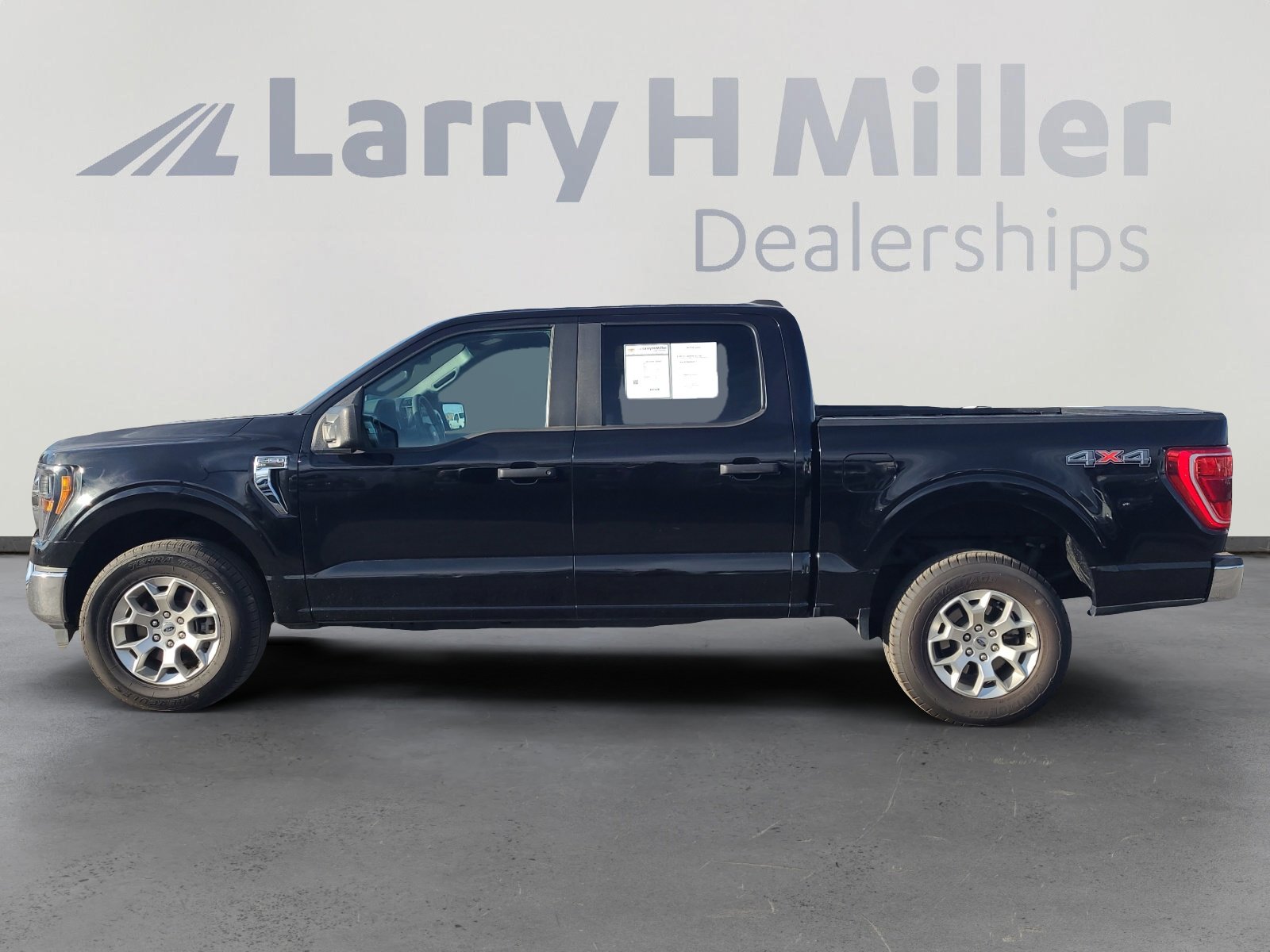 Used 2023 Ford F150 XLT image 2