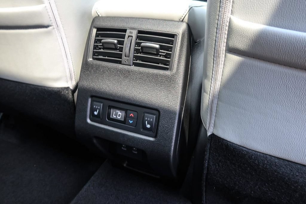 New 2025 Mitsubishi Outlander AWD image 17