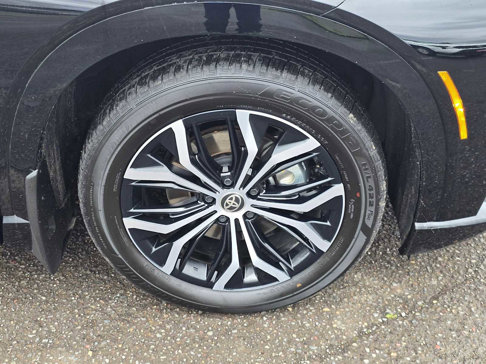 Used 2025 Toyota Crown Signia XLE image 10