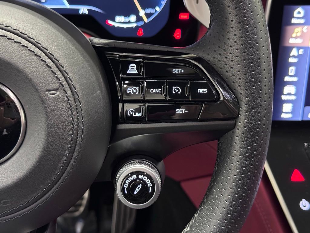 Used 2024 Maserati Grecale Trofeo image 24