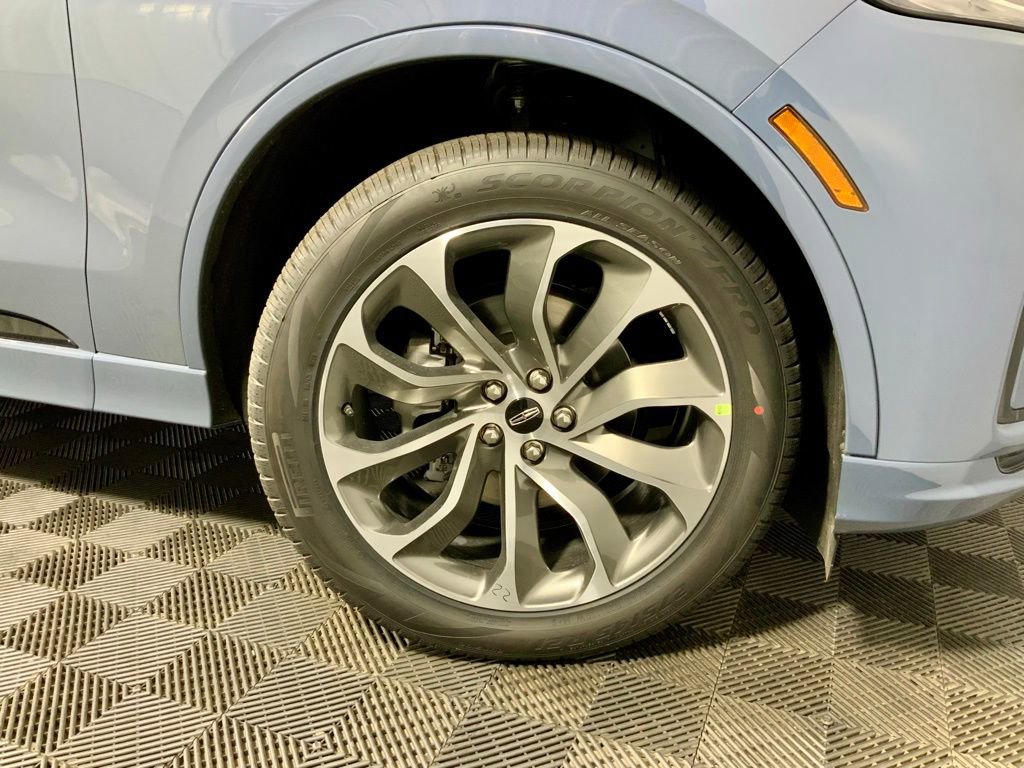 New 2026 Lincoln Aviator AWD image 38