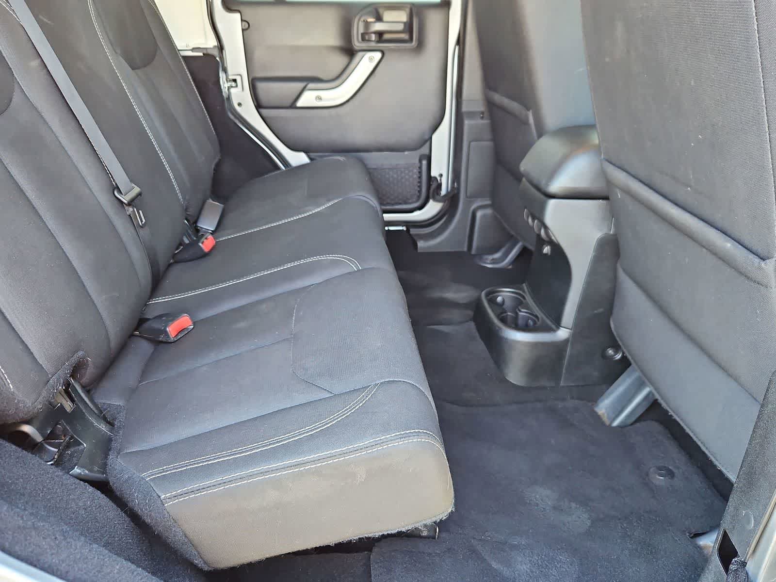 Used 2018 Jeep Wrangler Unlimited Sahara AWD/4WD image 20