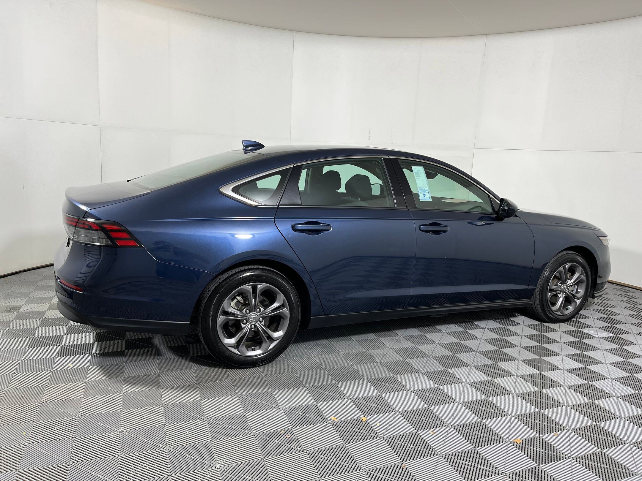 Used 2024 Honda Accord EX image 22