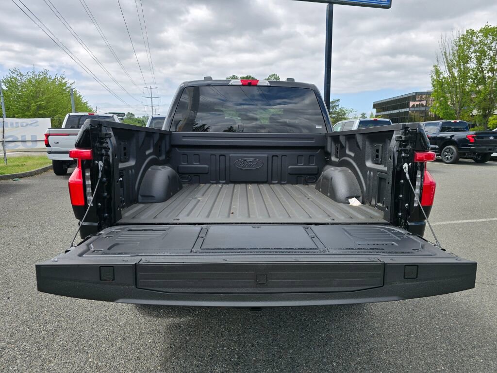 New 2025 Ford F150 Lightning Flash AWD/4WD image 5