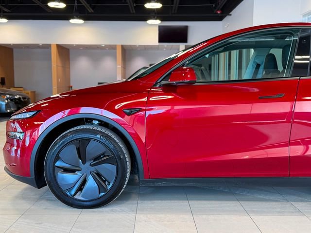 Used 2026 Tesla Model Y Long Range image 8