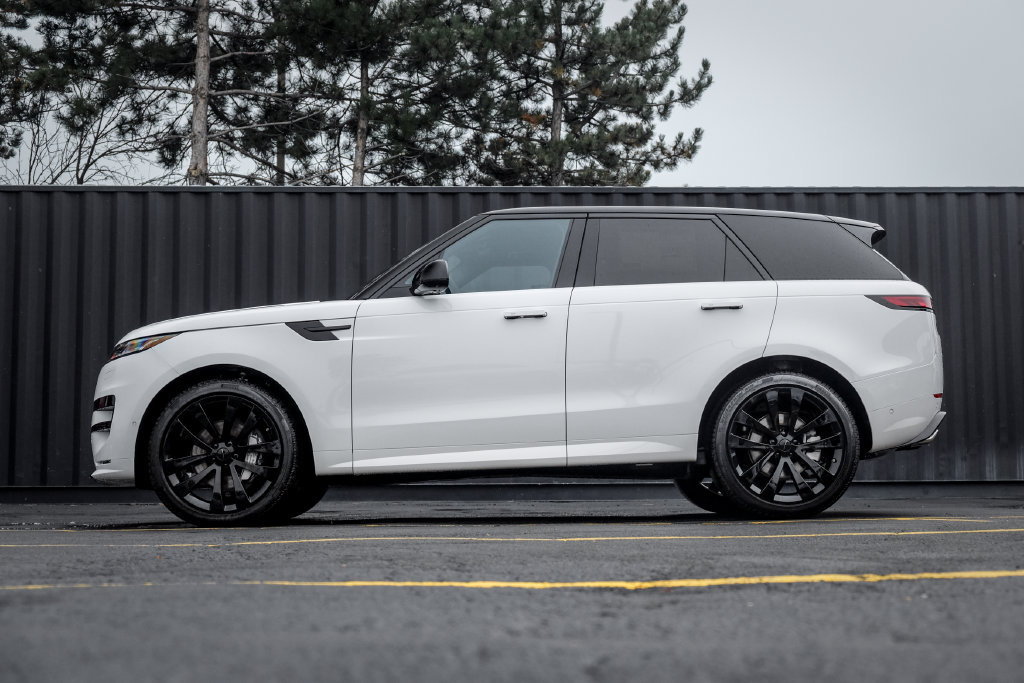 New 2026 Land Rover Range Rover Sport Dynamic SE AWD/4WD image 3