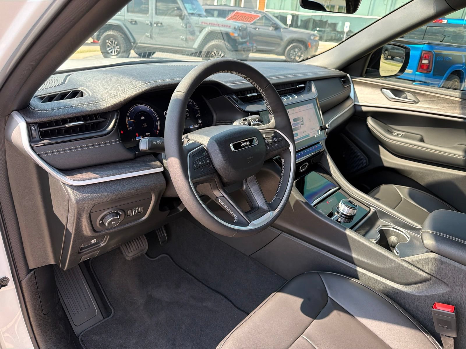 New 2026 Jeep Grand Cherokee Limited AWD/4WD image 10