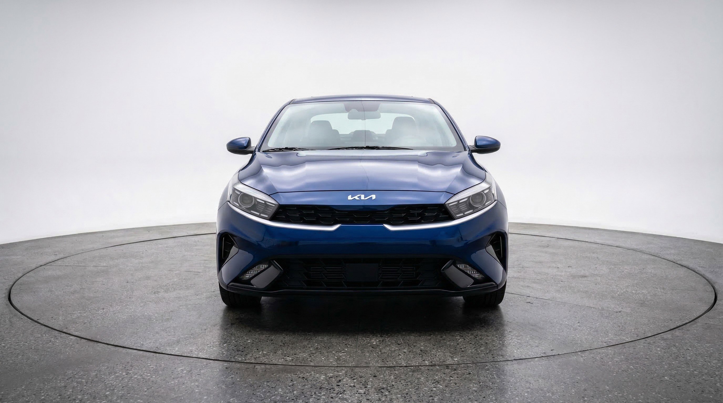 Used 2024 Kia Forte LXS image 2