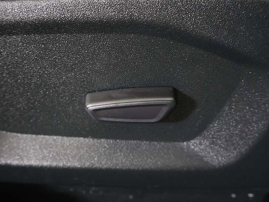 Used 2022 Ford Edge SEL w/ Convenience Package image 32