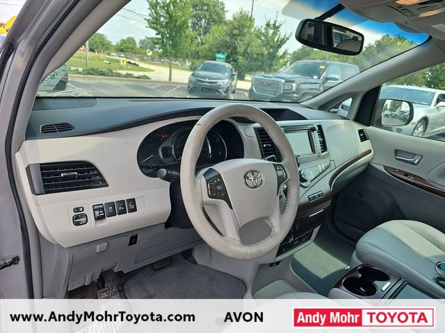 Used 2013 Toyota Sienna XLE w/ Premium Pkg FWD image 9