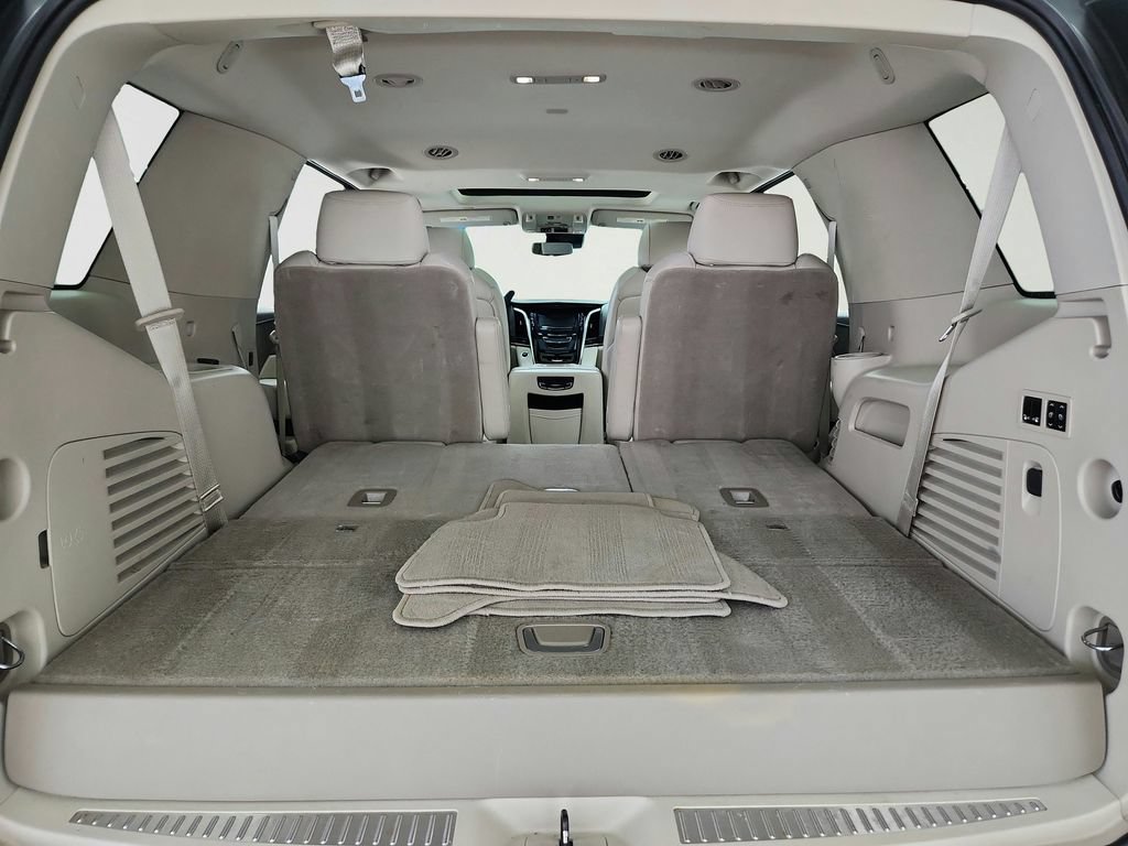 Used 2018 Cadillac Escalade Luxury AWD/4WD image 37