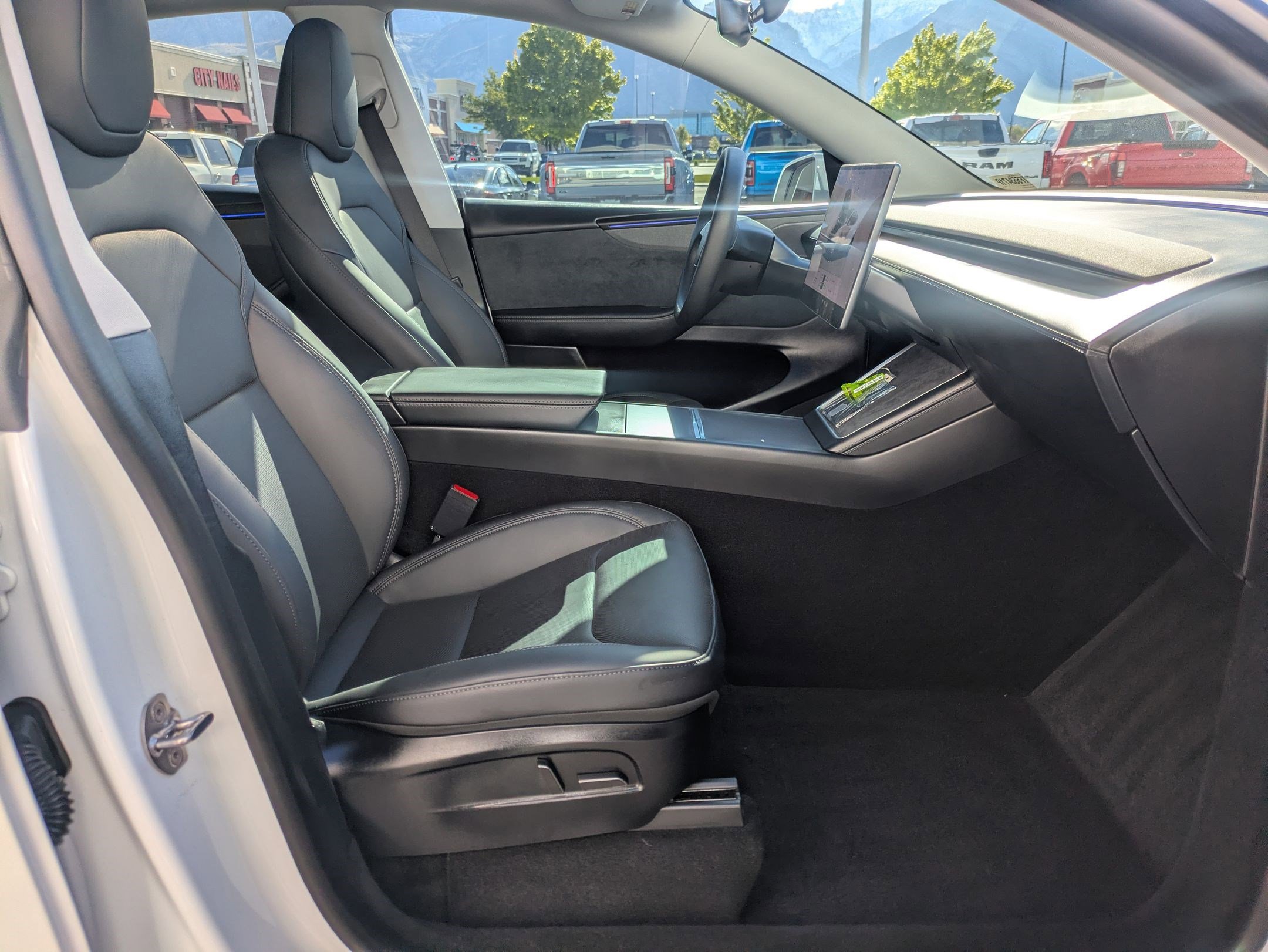 Used 2026 Tesla Model Y AWD image 30