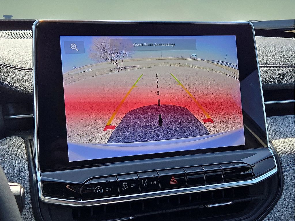 Used 2024 Jeep Compass Latitude image 28