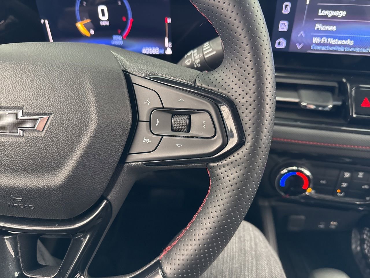 Used 2025 Chevrolet TrailBlazer RS w/ Driver Confidence Package image 19