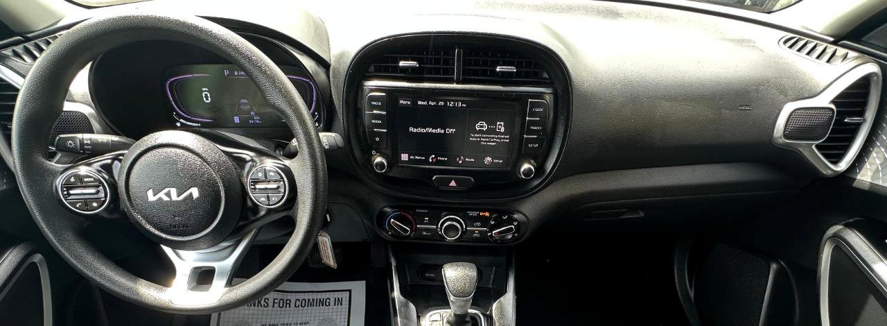 Used 2024 Kia Soul LX w/ Option Group 015 FWD image 10