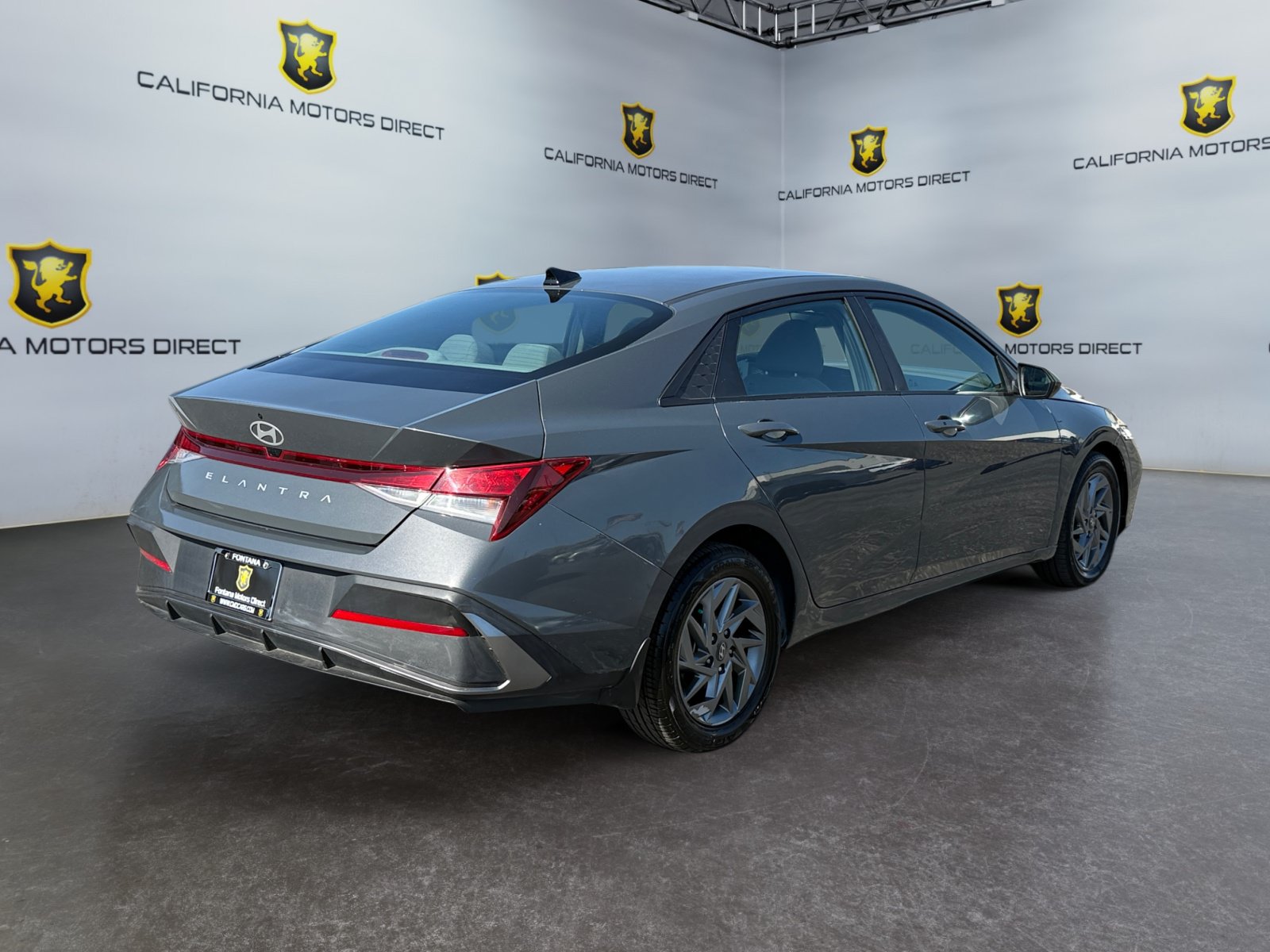 Used 2024 Hyundai Elantra SEL FWD image 5