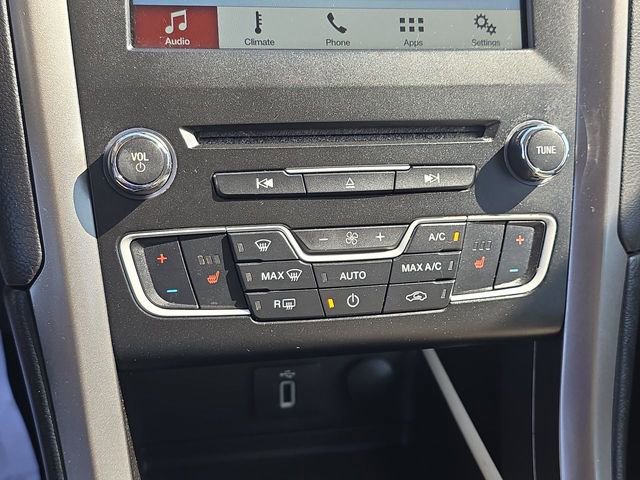 Used 2017 Ford Fusion SE w/ Fusion SE Technology Package FWD image 25