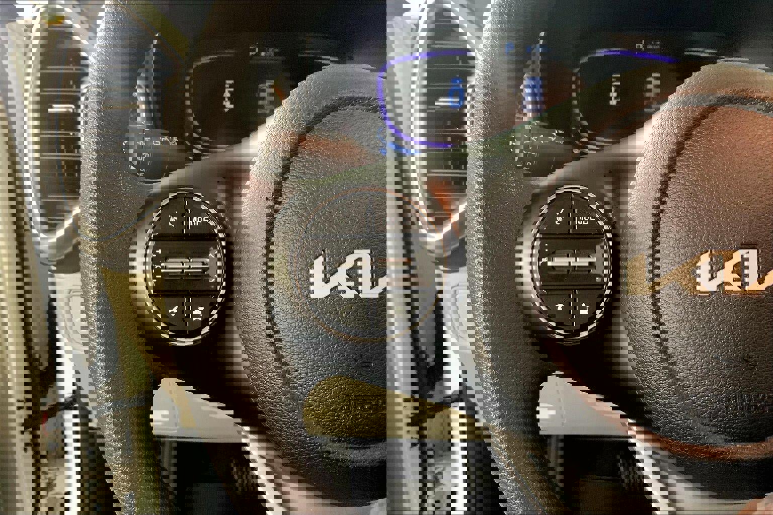 Used 2025 Kia Soul LX FWD image 18