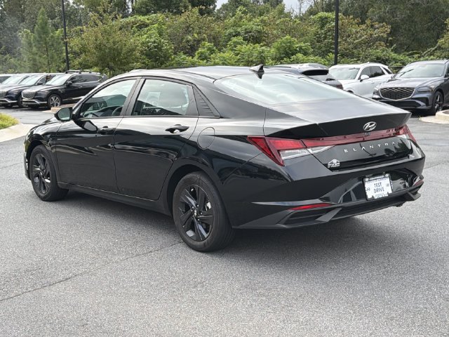 Certified 2023 Hyundai Elantra SEL FWD image 6