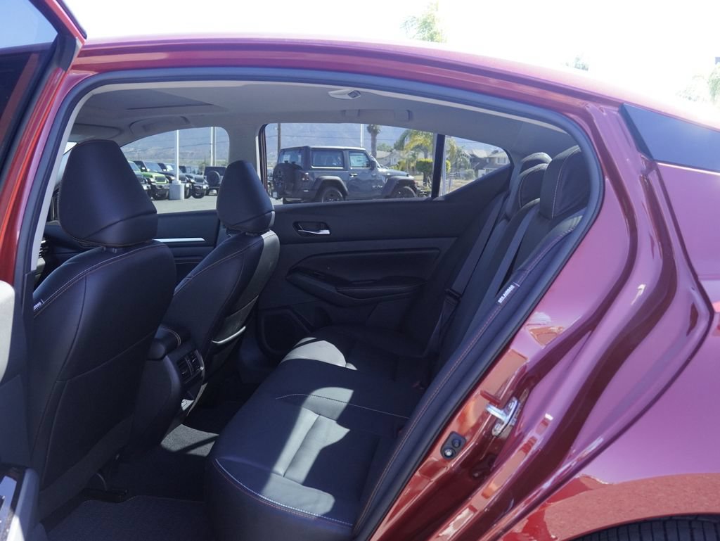 Used 2023 Nissan Altima 2.0 SR FWD image 26