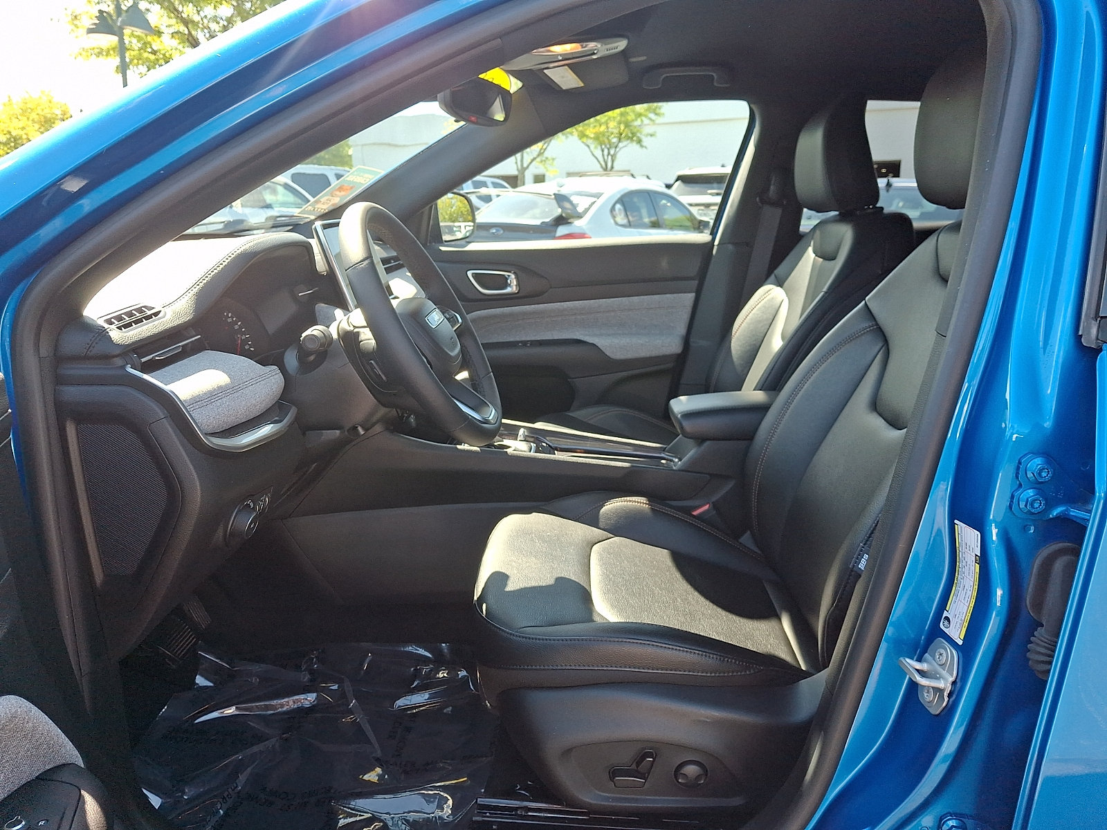 Used 2024 Jeep Compass Latitude AWD/4WD image 13