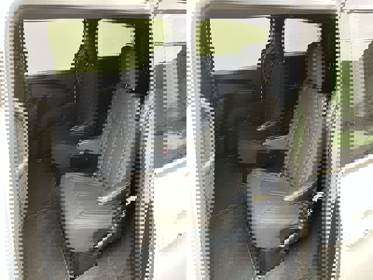 Used 2023 Chrysler Pacifica Touring image 11