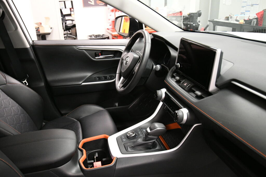 Used 2024 Toyota RAV4 Adventure AWD/4WD image 28