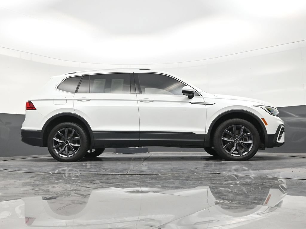 Used 2023 Volkswagen Tiguan SE FWD image 25