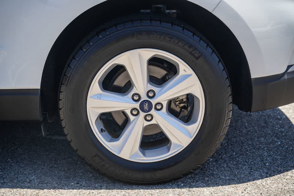 Used 2020 Ford Edge SE FWD image 10