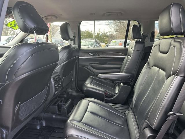 Certified 2023 Jeep Grand Cherokee L Limited w/ Black Appearance Package image 7